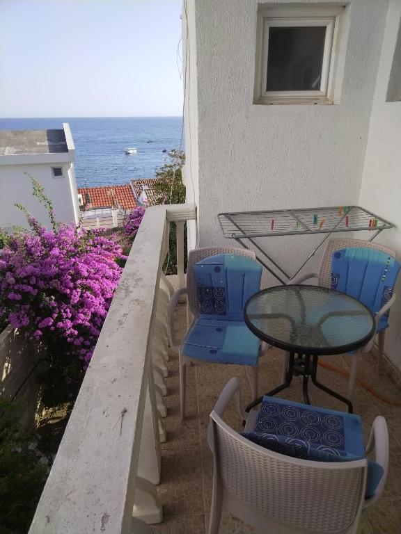 Apartman s balkonom (Br 3)